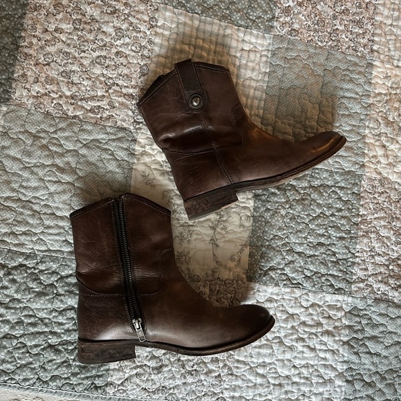 Frye “Melissa” Dark Brown Leather Women’s Boots - Picture 3 of 5